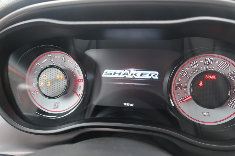 Dodge Challenger R/T Shaker 6 Speed