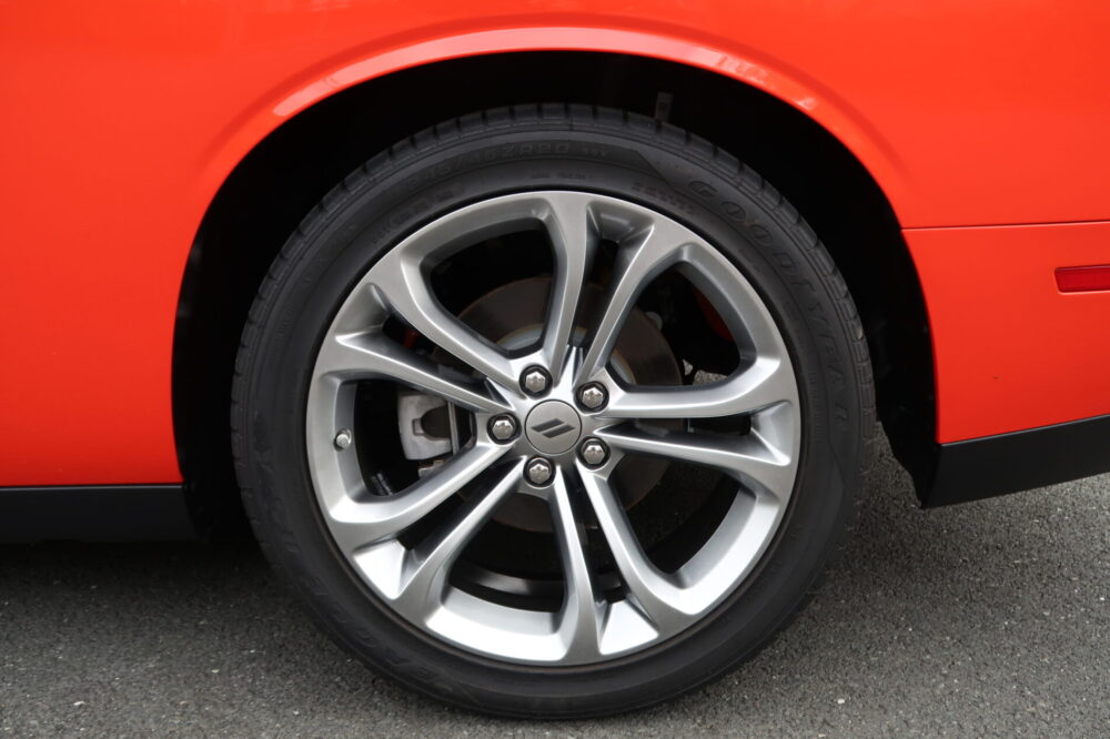 Dodge Challenger R/T Shaker 6 Speed