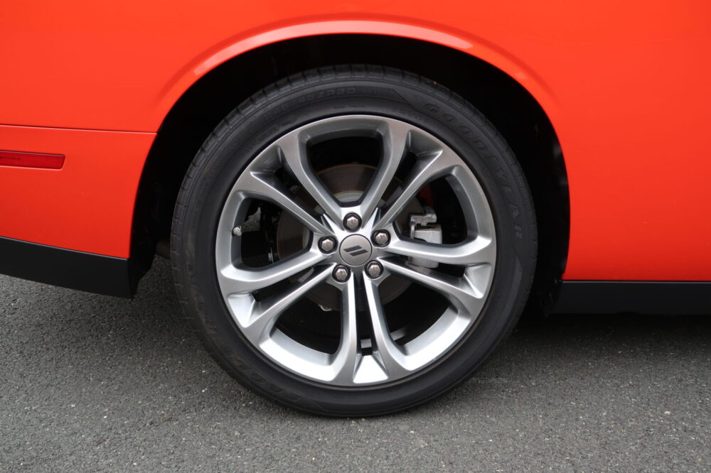 Dodge Challenger R/T Shaker 6 Speed