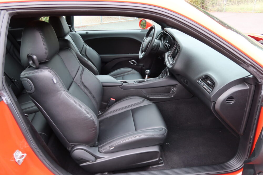 Dodge Challenger R/T Shaker 6 Speed