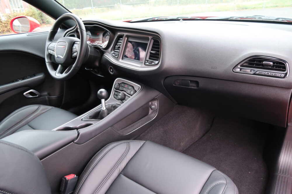 Dodge Challenger R/T Shaker 6 Speed