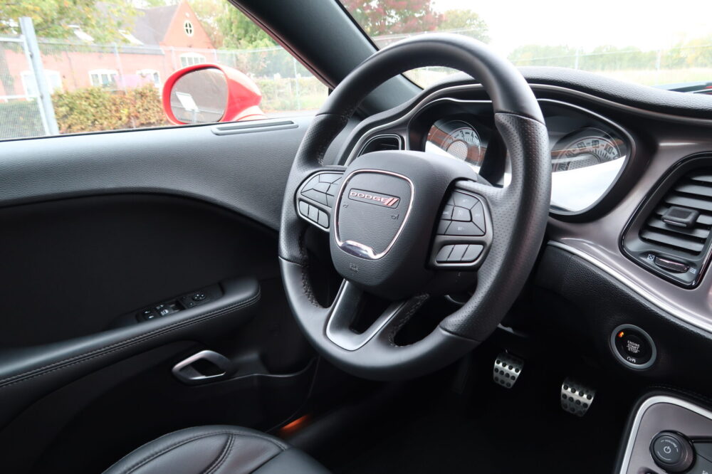 Dodge Challenger R/T Shaker 6 Speed