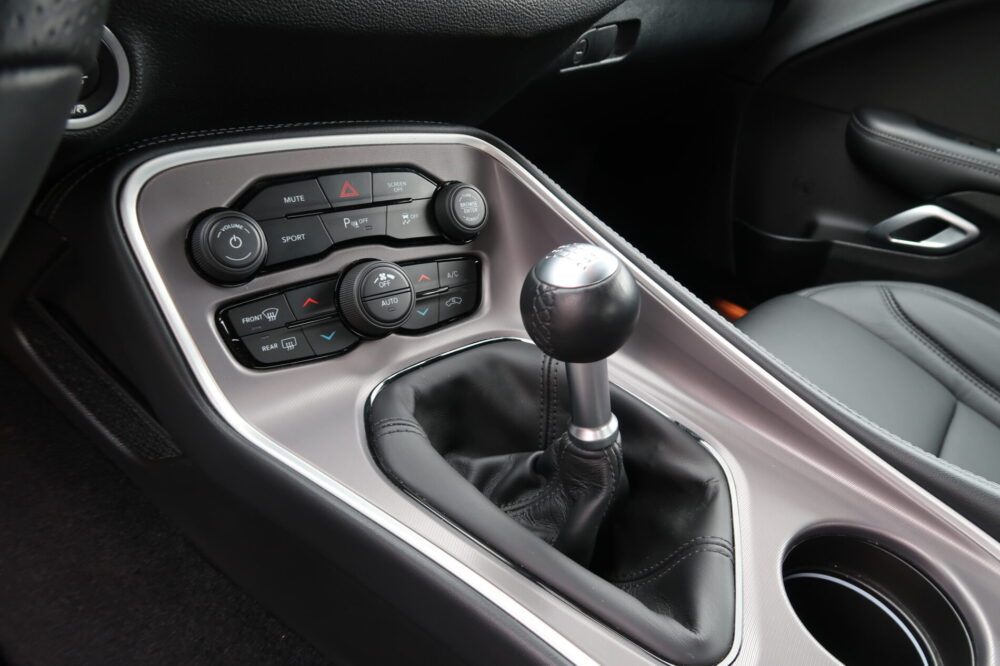 Dodge Challenger R/T Shaker 6 Speed