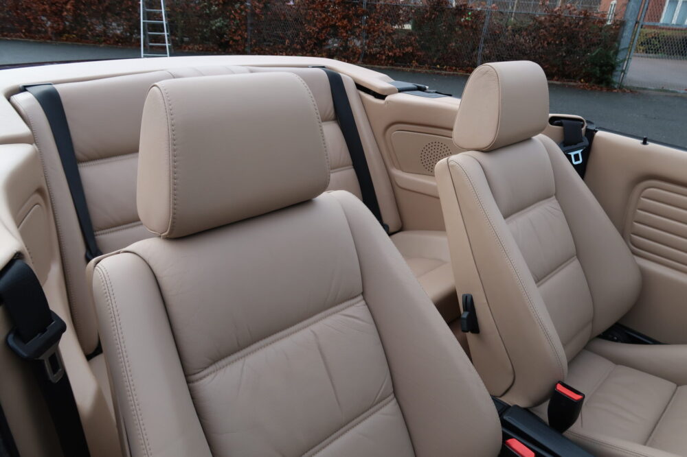 BMW 325i Convertible E30