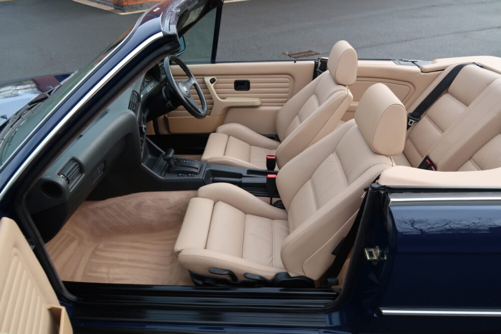 BMW 325i Convertible E30