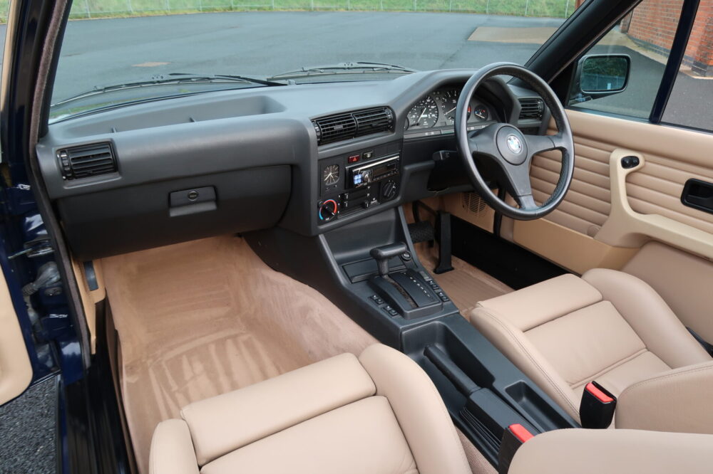 BMW 325i Convertible E30