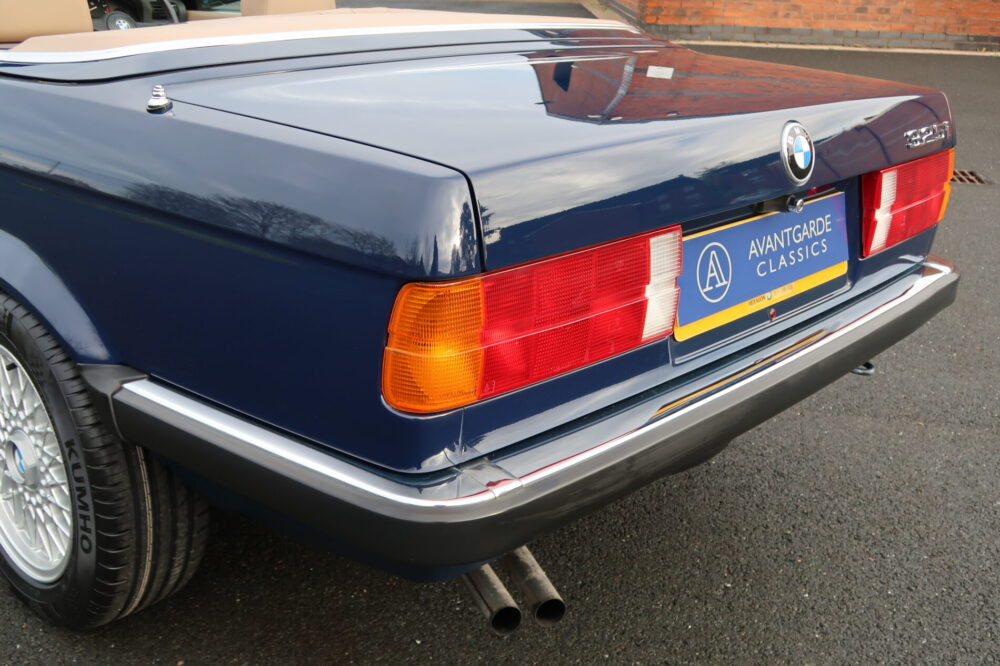 BMW 325i Convertible E30