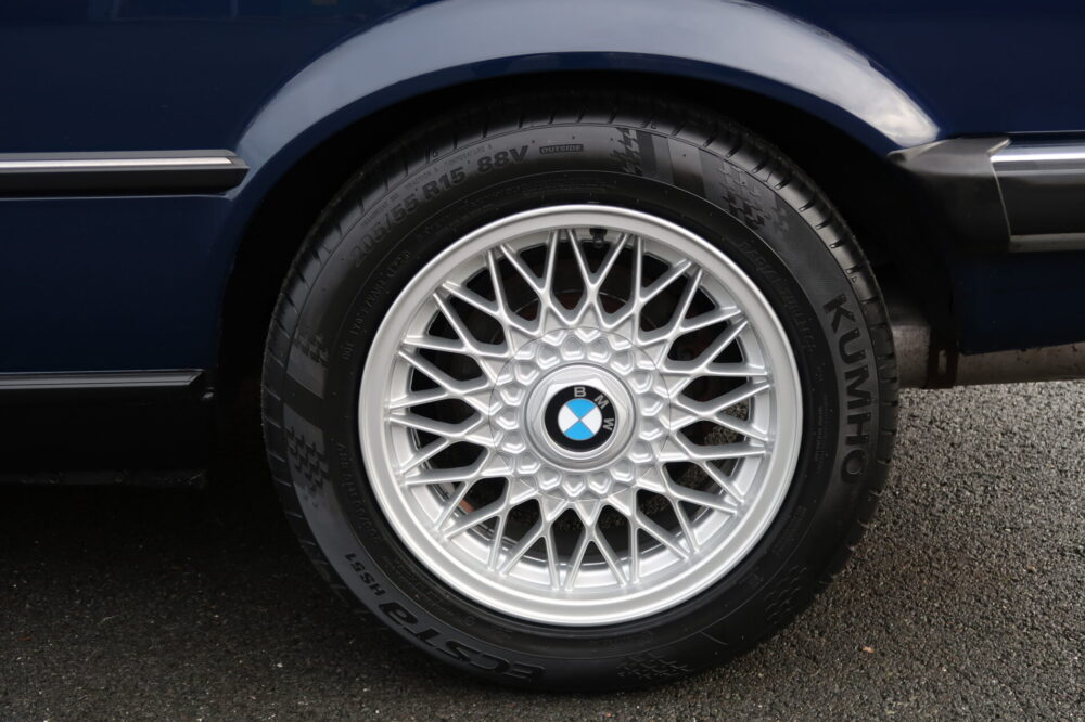 BMW 325i Convertible E30