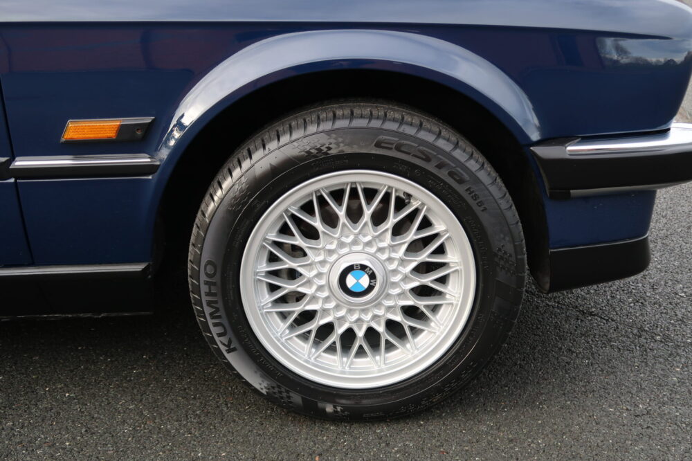 BMW 325i Convertible E30