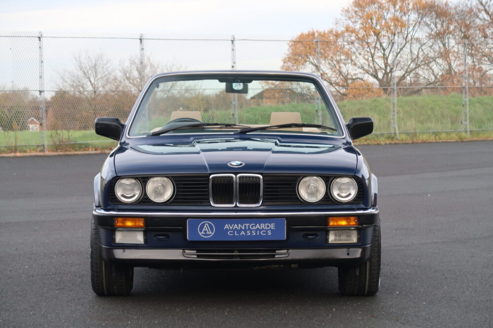 BMW 325i Convertible E30